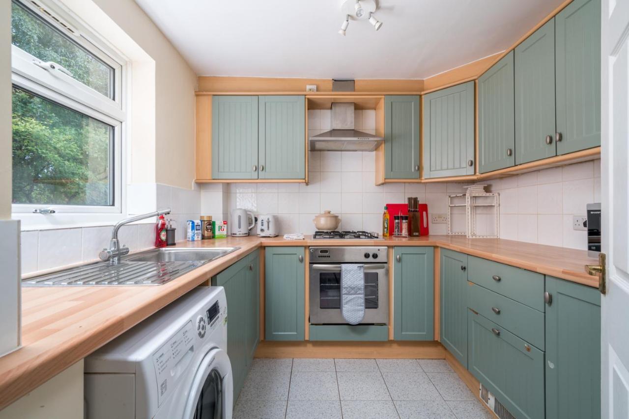 Redhill Surrey 2 Bedroom Pet Friendly Apartment By Sublime Stays 외부 사진