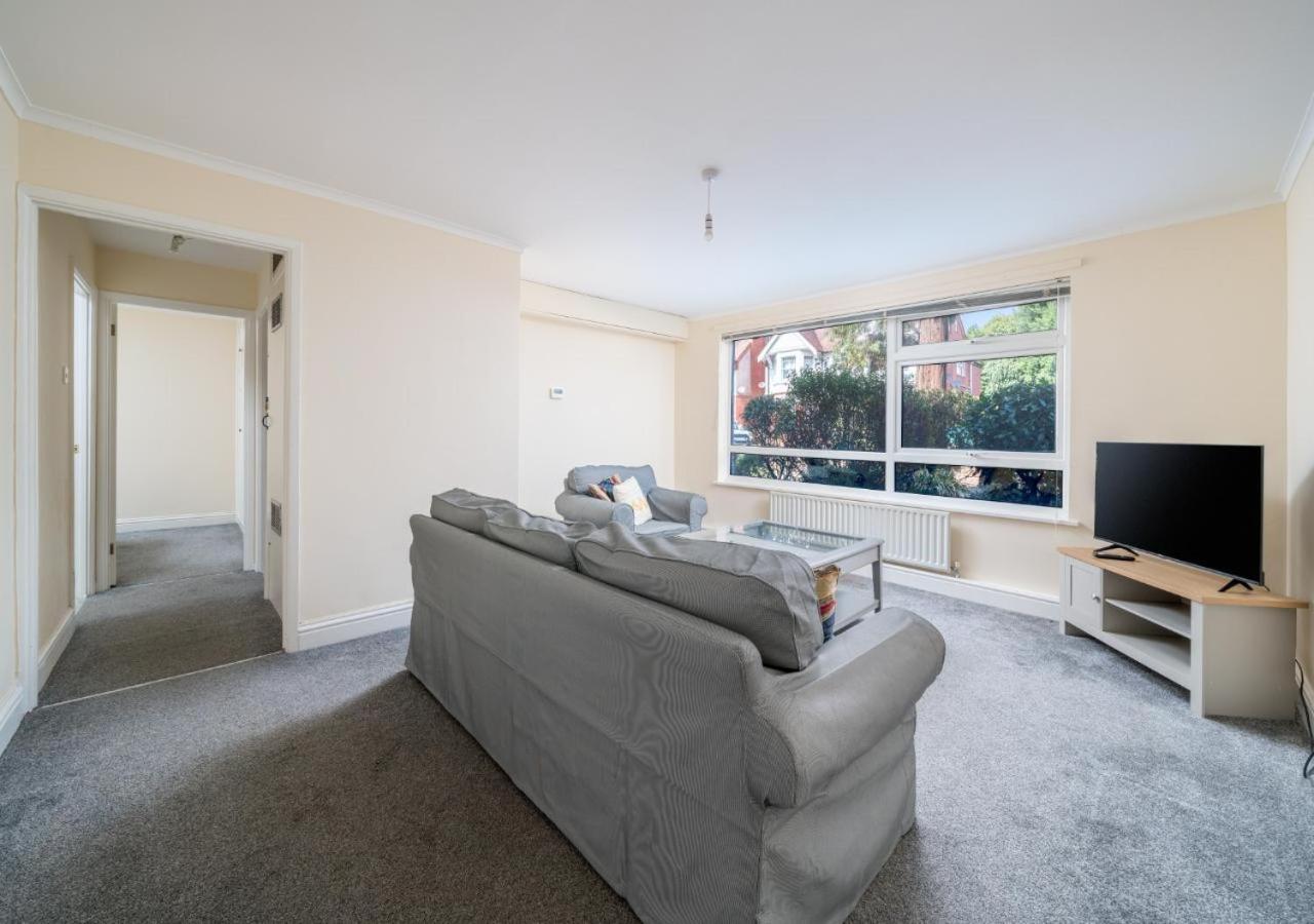 Redhill Surrey 2 Bedroom Pet Friendly Apartment By Sublime Stays 외부 사진